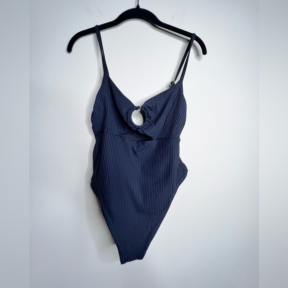 Vitamin A Bedette One Piece Swimsuit black missing size approx size Small - Picture 4 of 10